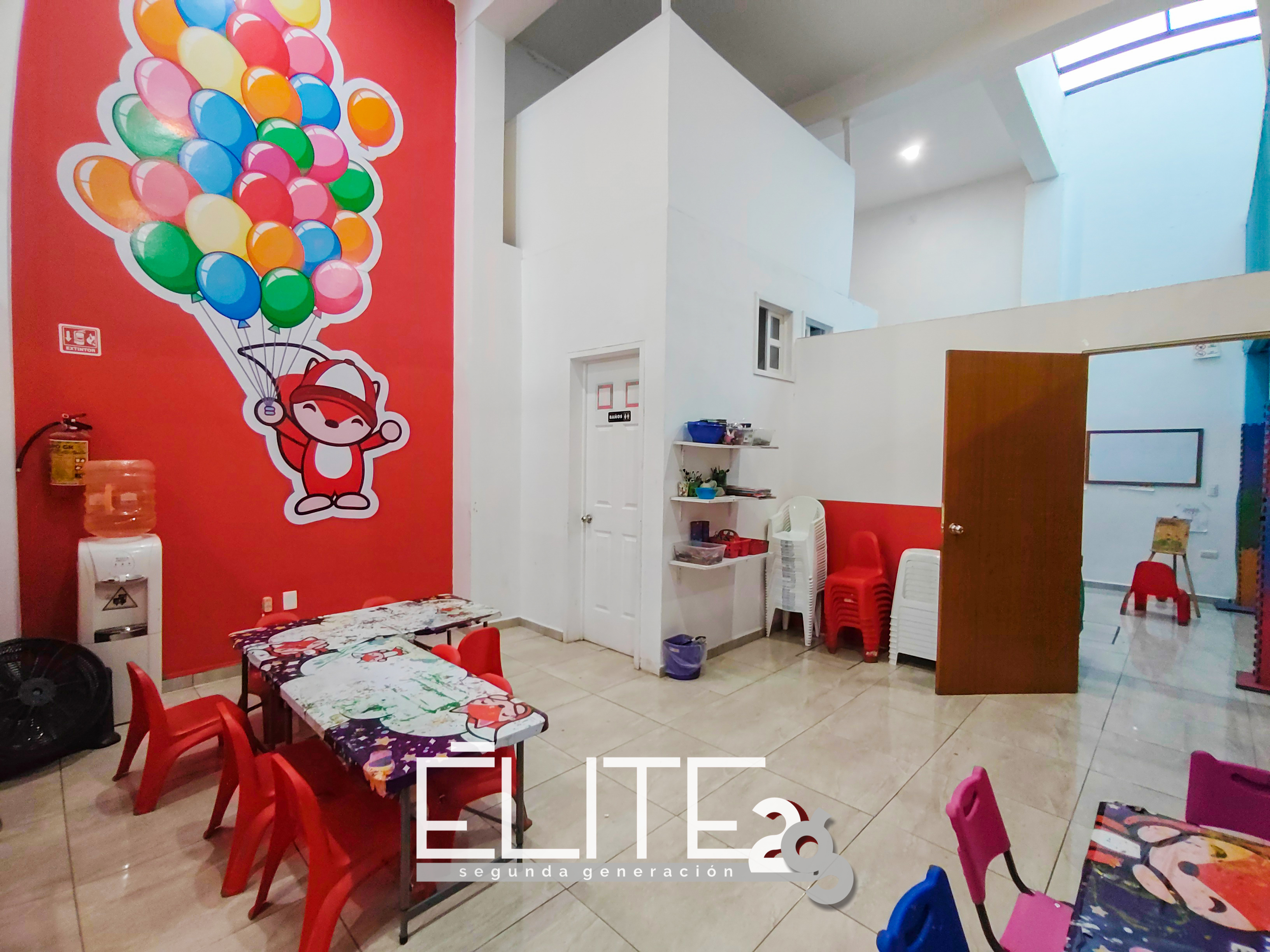 Charging dock with EFA device in low light